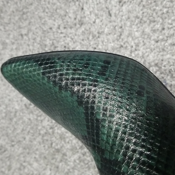 Marc Fisher Jelly Booties In Black/Green Snake 6M - Picture 6 of 10